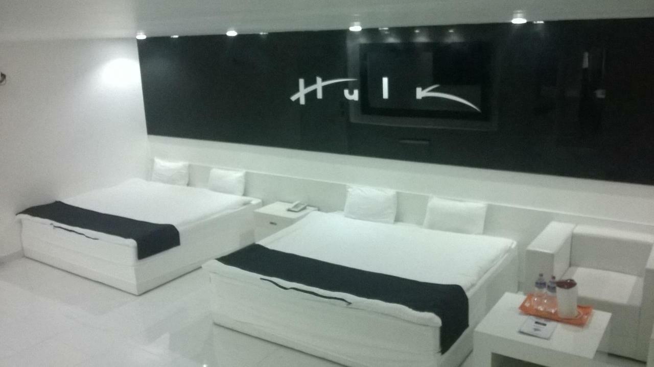 Hotel Hulk Pokhara Bagian luar foto